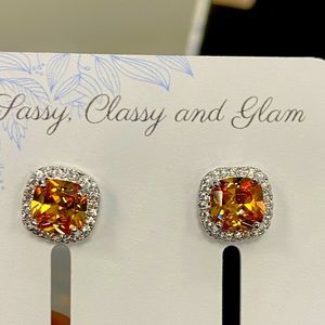🎁Light peach stud earrings